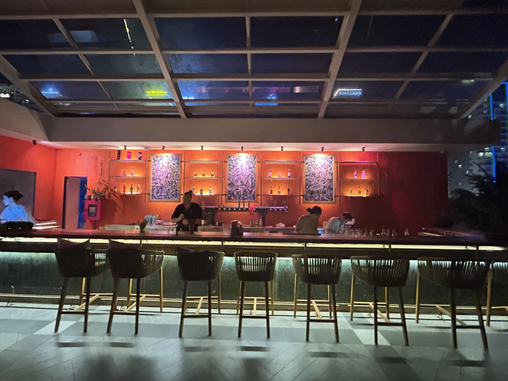 ダナン海沿いバー