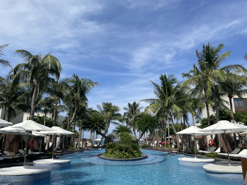 Shilla Monogram Danang