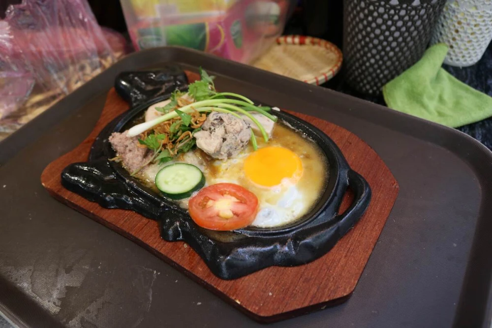 ダナンバインミー