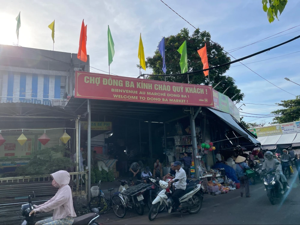 フエ市場