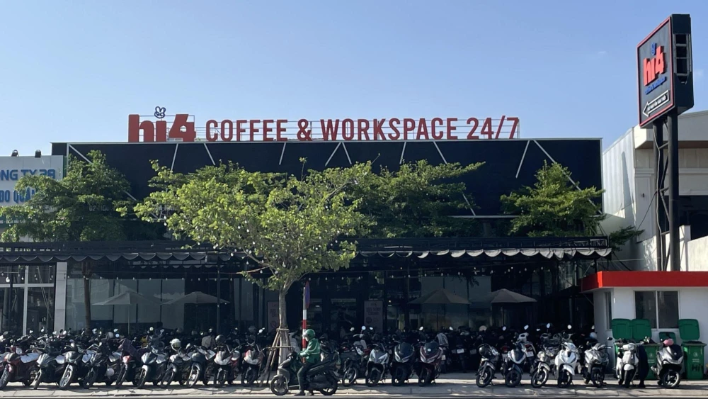 HI4 COFFEE &amp; WORKSPACE