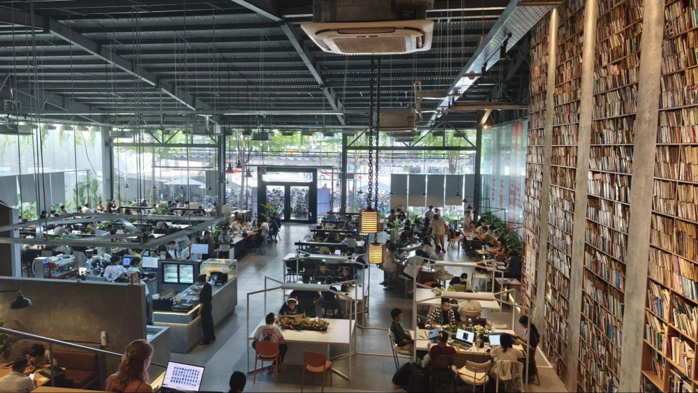 HI4 COFFEE &amp; WORKSPACE