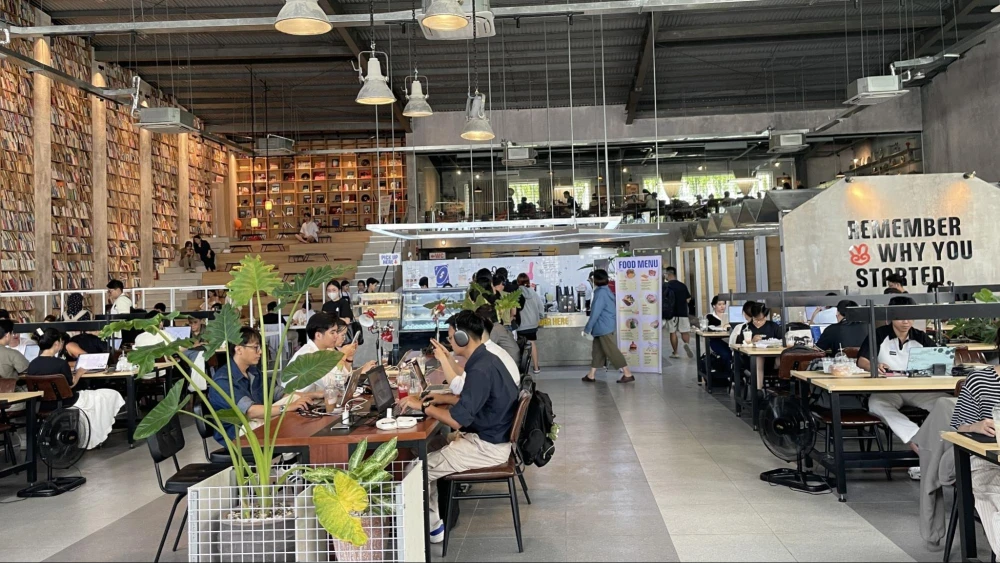 HI4 COFFEE &amp; WORKSPACE