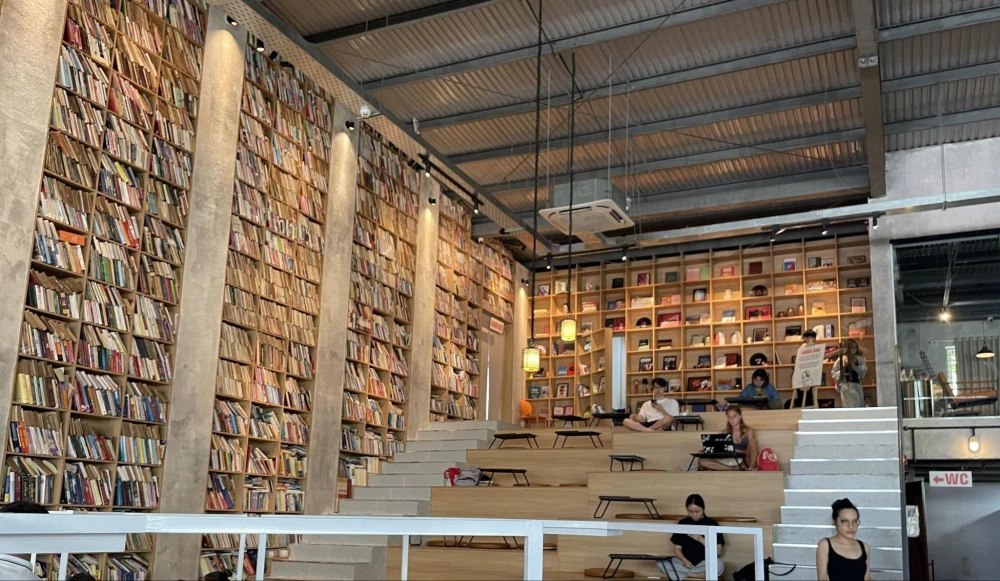 HI4 COFFEE &amp; WORKSPACE