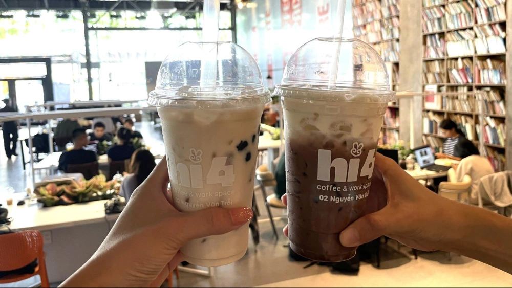 HI4 COFFEE &amp; WORKSPACE