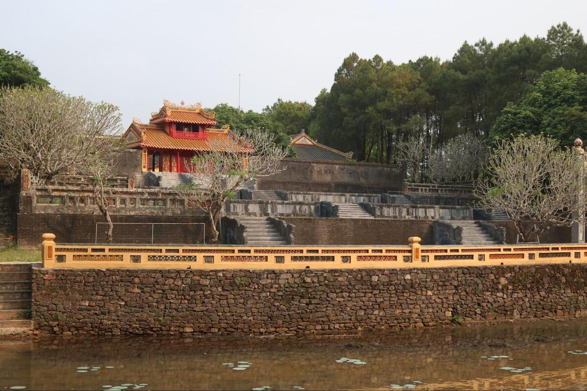 【フエ】ティエウチ帝廟～グエン朝三代目の慎ましい皇帝のお墓～