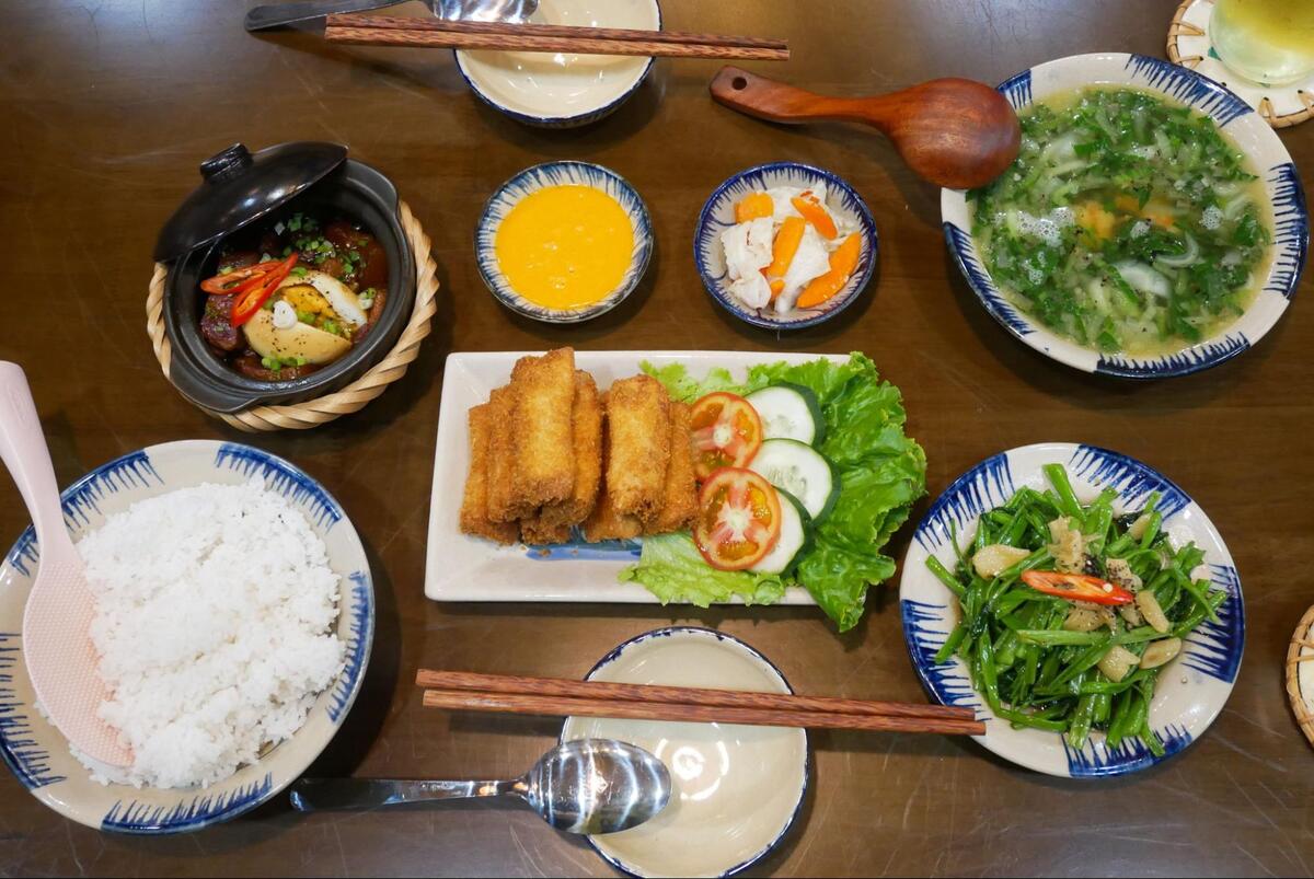 ダナン｜少人数でもOK！ベトナム家庭料理を気軽に楽しめる『V-ESSENCE』