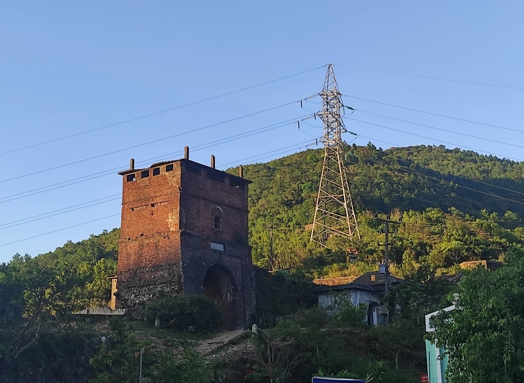 フエ&ダナンの観光名所ハイヴァン峠頂上の塔全体的な改修へ