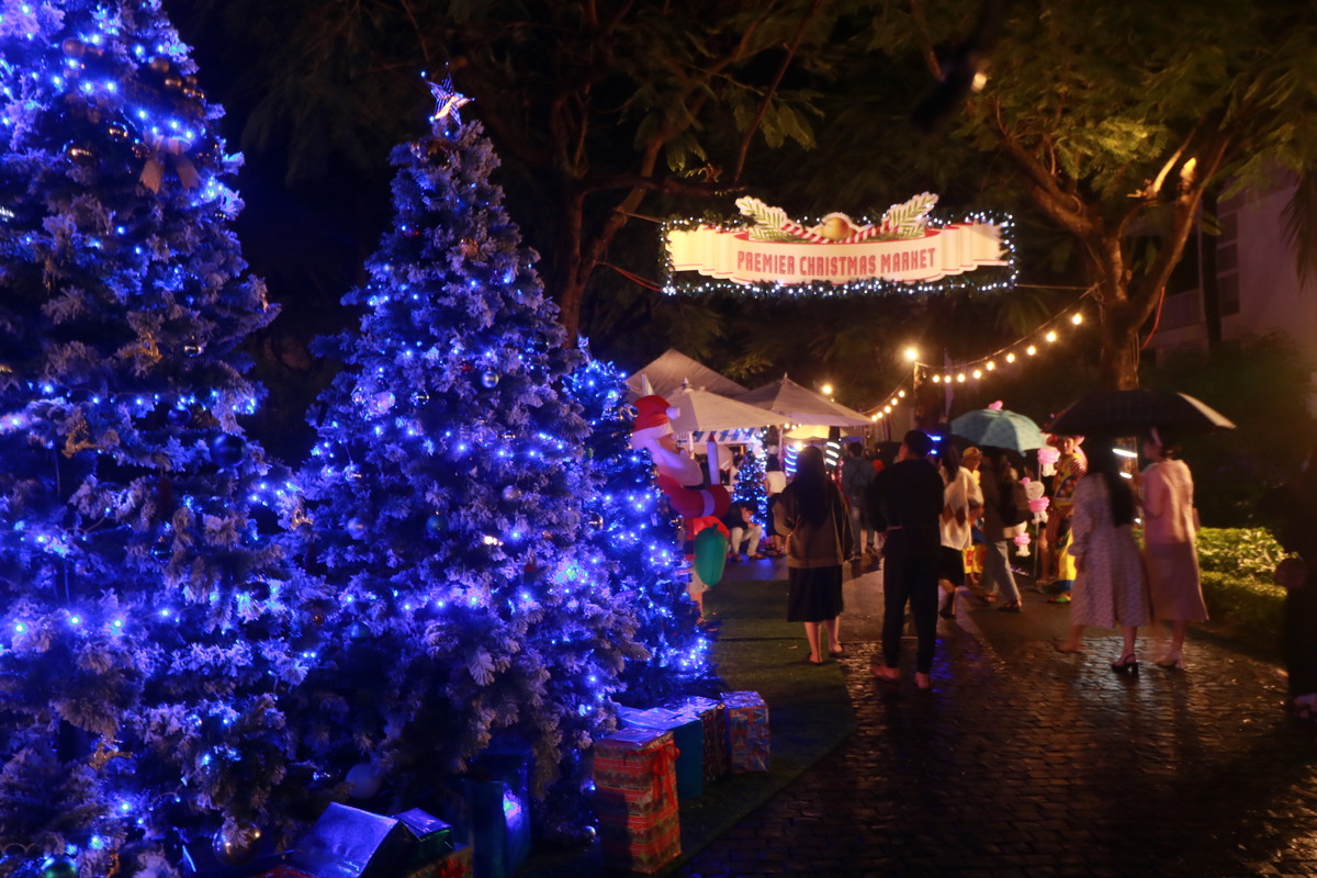 ダナンの五つ星ホテルでのクリスマスマーケットで冬の雰囲気を堪能してきた