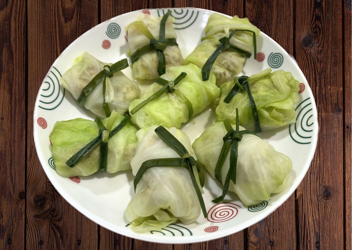 現地ベトナム人が紹介する家庭料理のロールキャベツの「Bap cai cuon tom thit」の作り方 