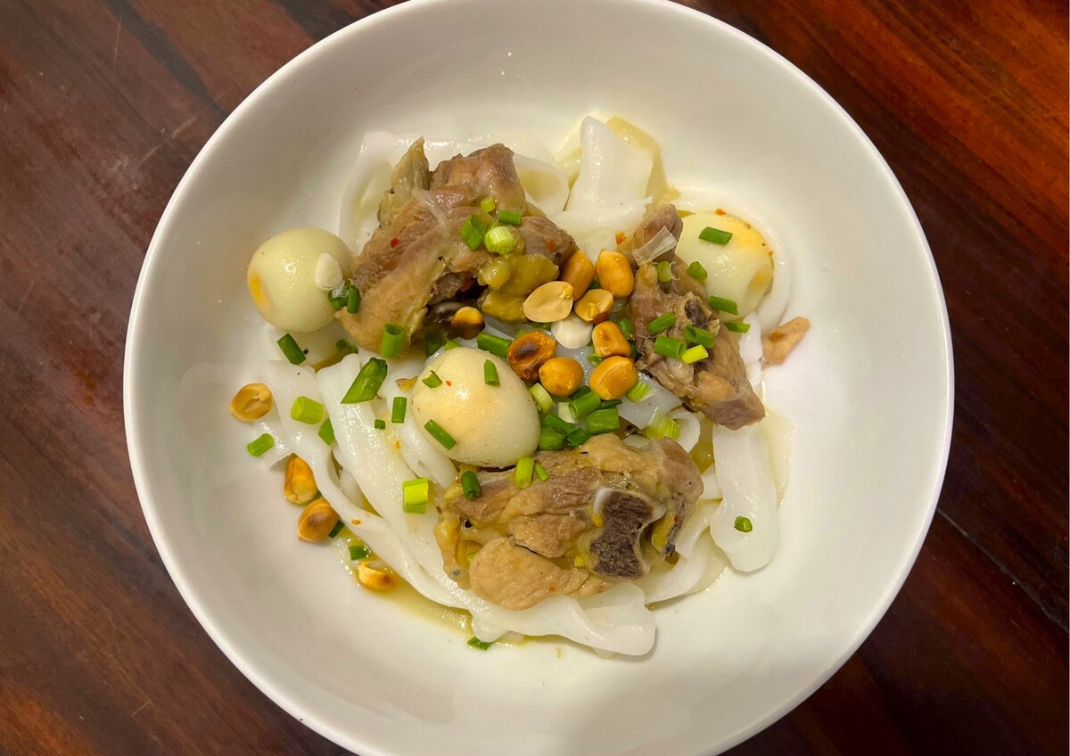 現地ベトナム人が紹介するクアンナム・ダナンの名物料理「ミークアン」のレシピ