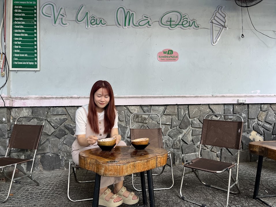 ダナン観光で食べたい！大聖堂裏にある南国ならではのデザート『ココナッツアイス』