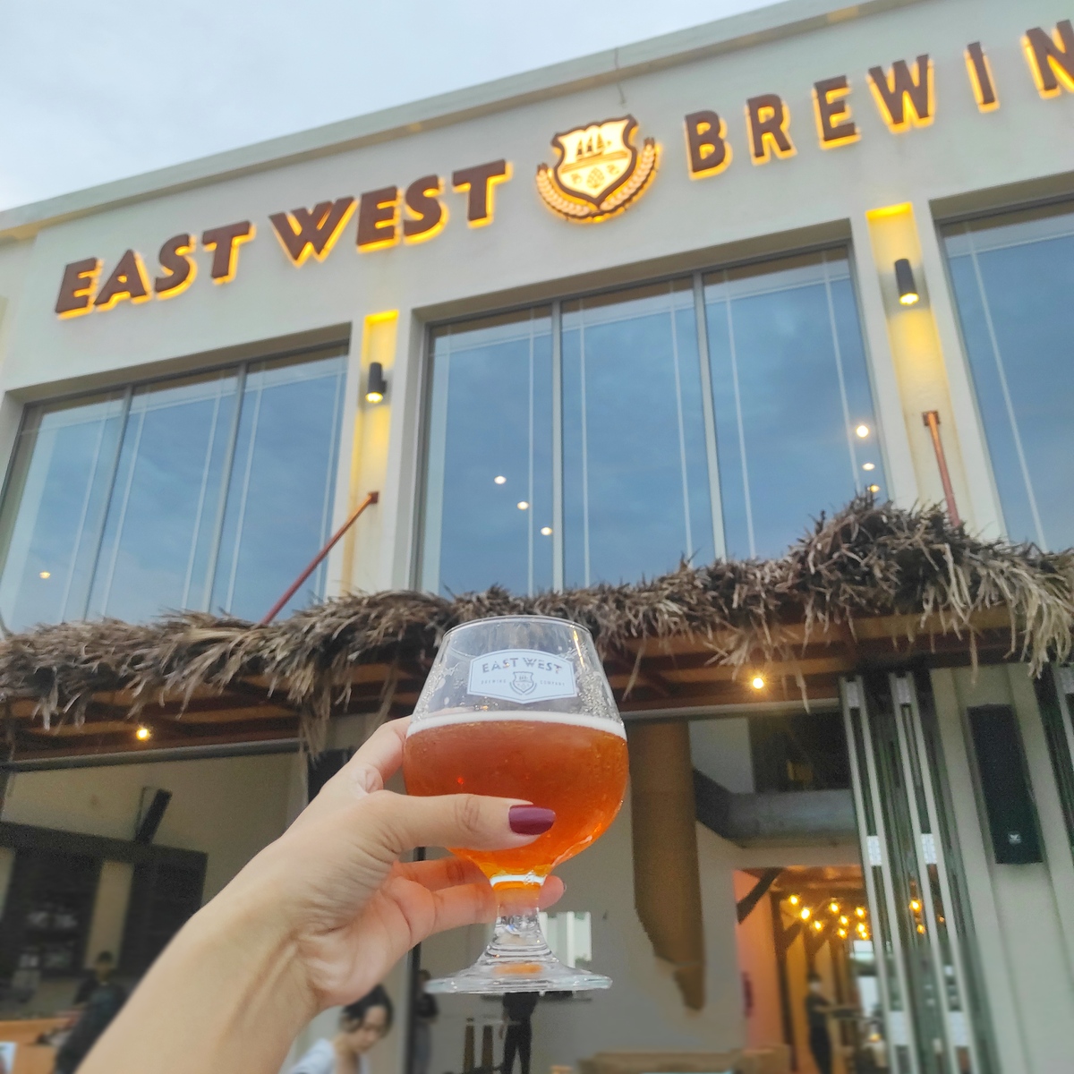 ダナン│ビーチ沿いで飲むビール飲むならここ！East West Brewing Co.がプレオープン
