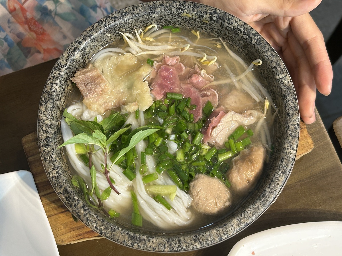【閉店】ダナン│見た目が‟映え”な石焼きフォー「Pho Ngon - Pho Bat Da」