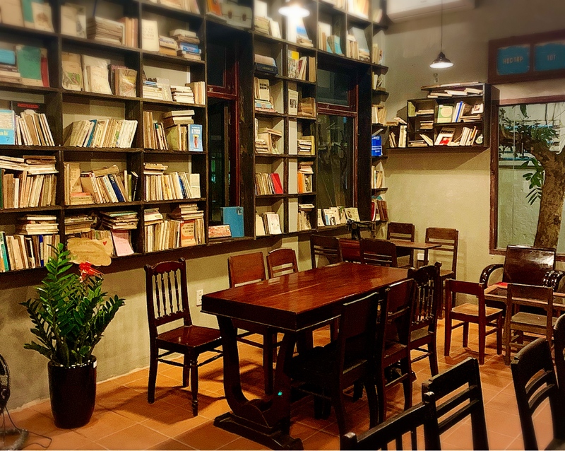 ノスタルジックでおしゃれなカフェTrình Cà Phê２