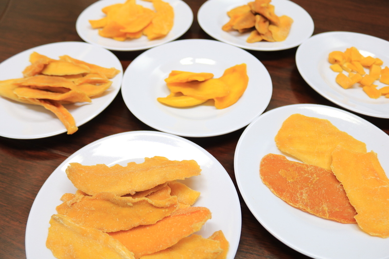 全然違う！スーパーで買えるお土産の定番ベトナムドライマンゴー７種食べ比べ！