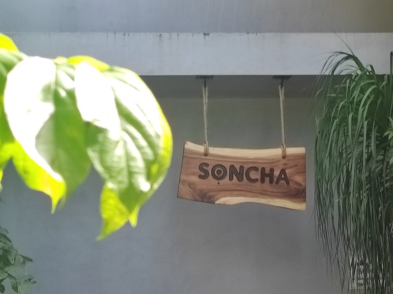 地元民気分を味わおう！塩コーヒーが人気の超路地奥カフェ「SONCHA」
