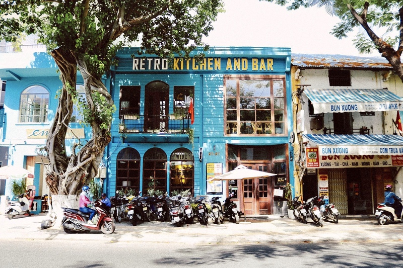 【閉店】RETRO KITCHEN AND BAR