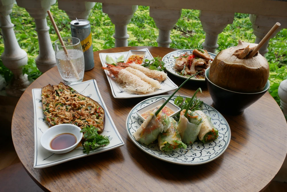 【ホイアンレストラン】のんびりベトナム料理を楽しめる「HERITAGE HOI AN(ヘリテージ ホイアン)」
