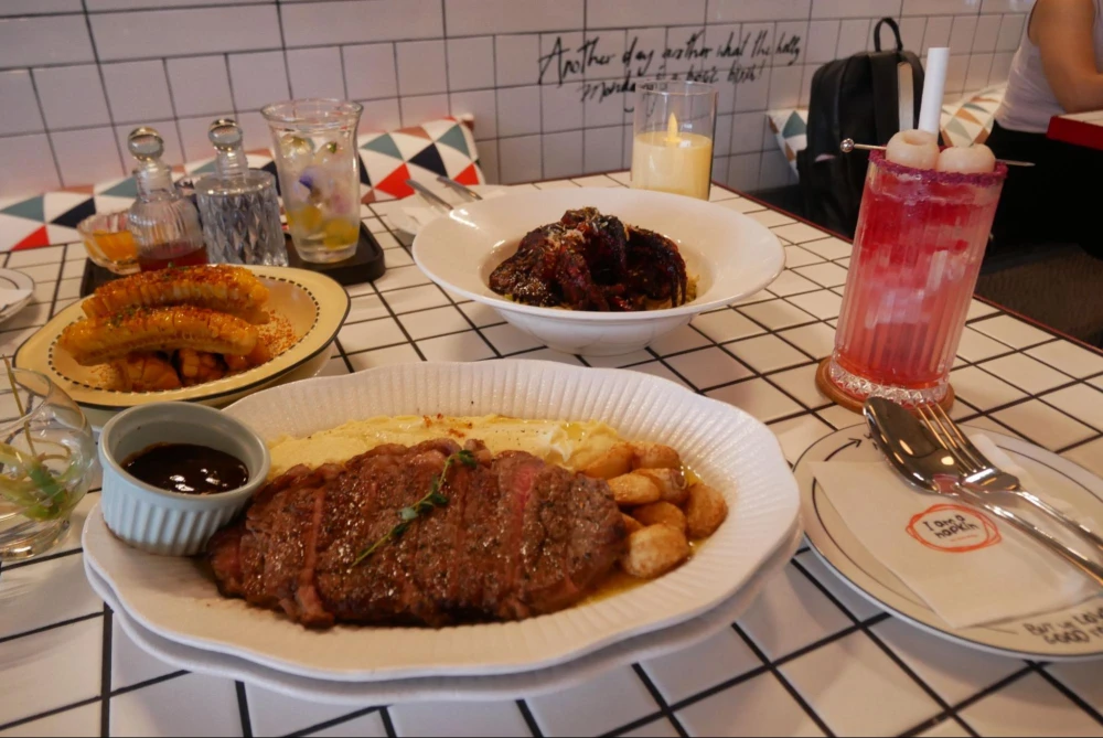 ダナンレストラン｜今までになかったデザインが個性的でかわいい！「I hate Monday」